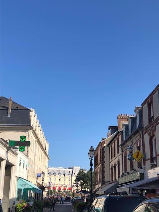 La Baleine - Hyper Centre, Charme Et Calme A Deux Pas De La Mer Cabourg Buitenkant foto